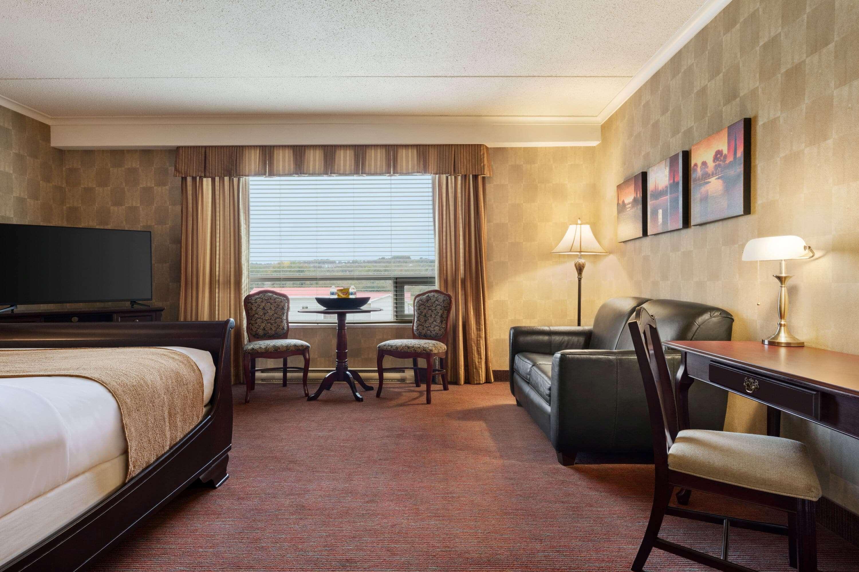 Hotel Ramada By Wyndham Fredericton Exterior foto