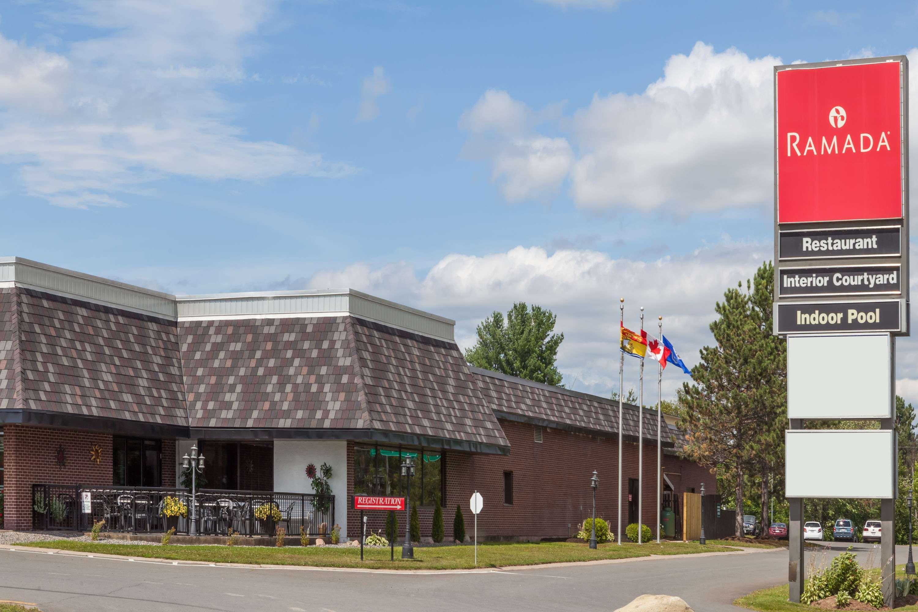 Hotel Ramada By Wyndham Fredericton Exterior foto