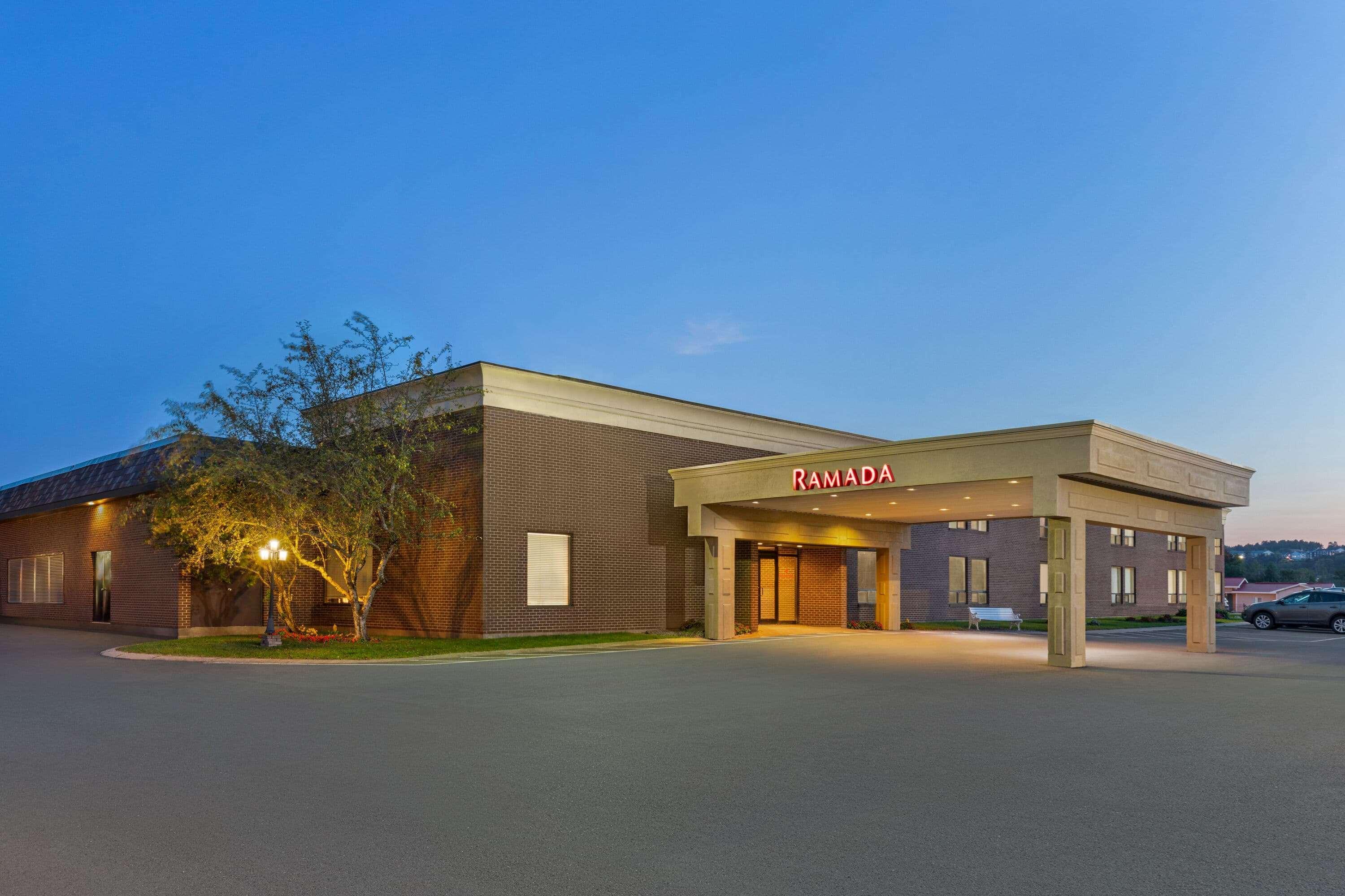Hotel Ramada By Wyndham Fredericton Exterior foto
